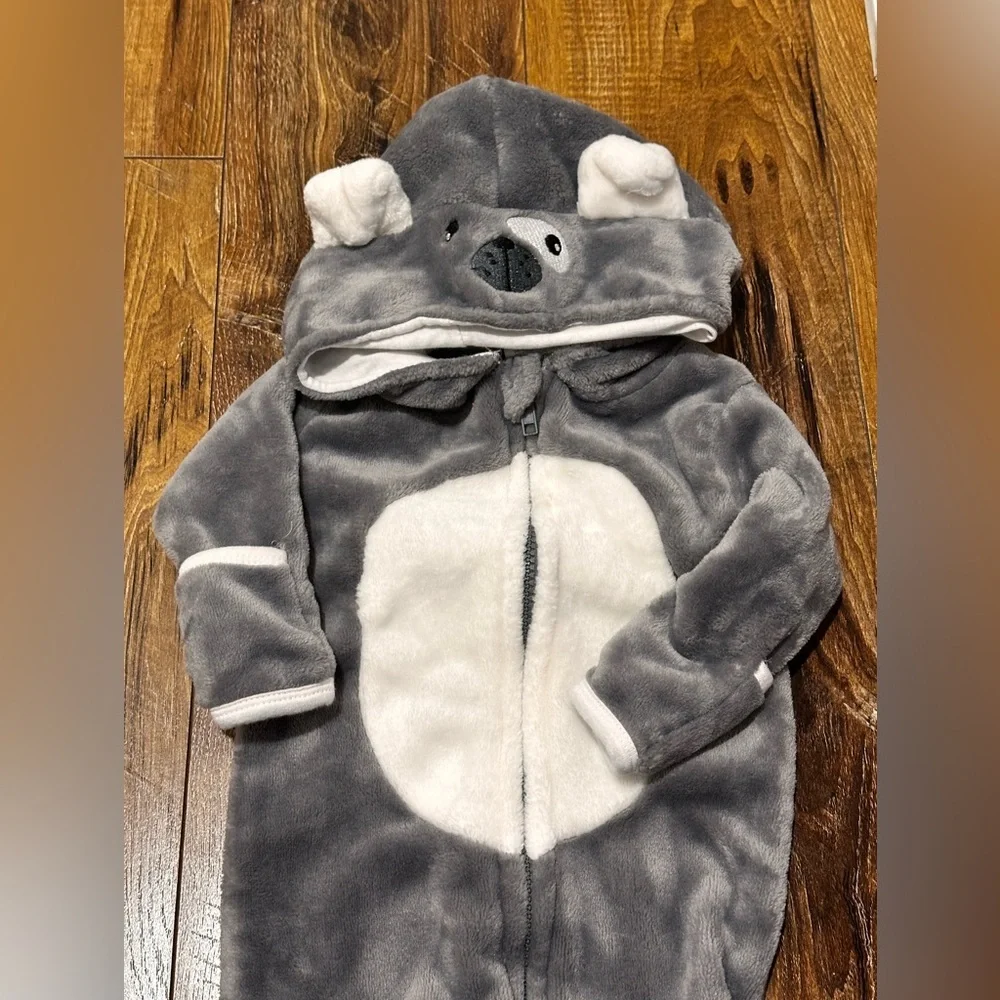 Baby mack 0/3 months fuzzy  snow suit